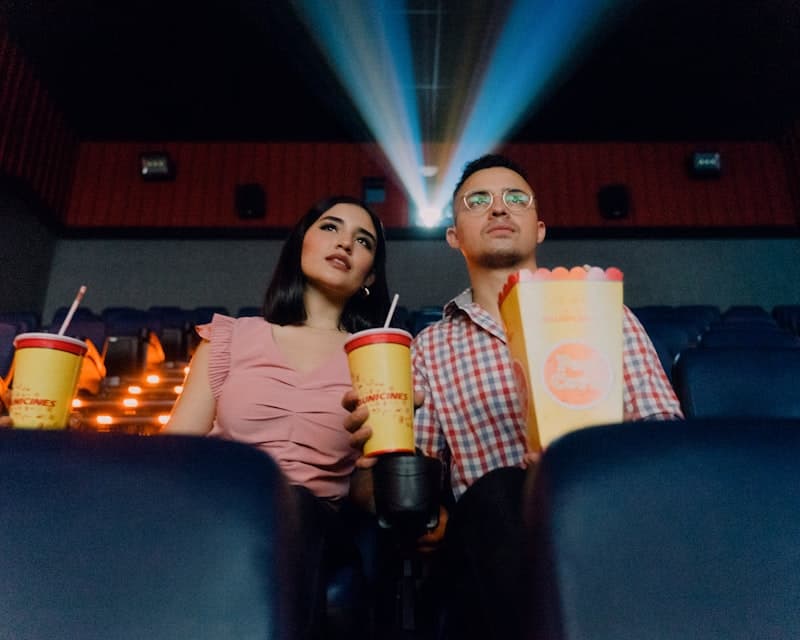 Cinema + jantar para os dois
